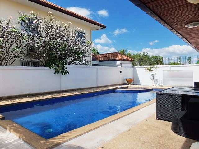 House for Sale Mabprachan Pattaya showing the covered terrace and pool