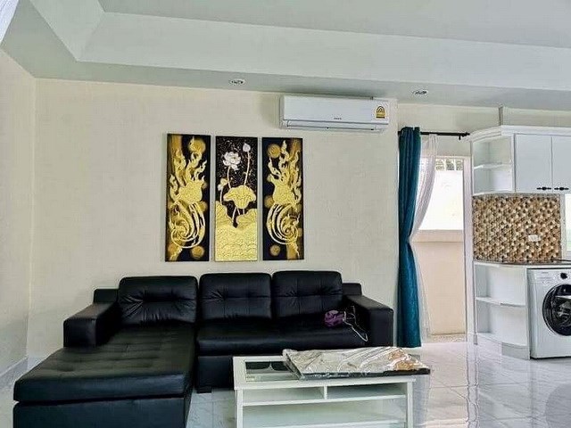 House for sale East Pattaya showing the living area House for sale East Pattaya showing the living area