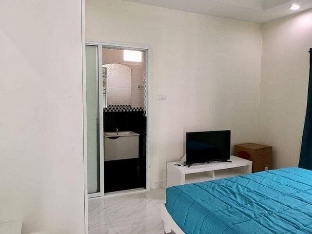 House for sale East Pattaya showing the second bedroom suite House for sale East Pattaya showing the second bedroom suite