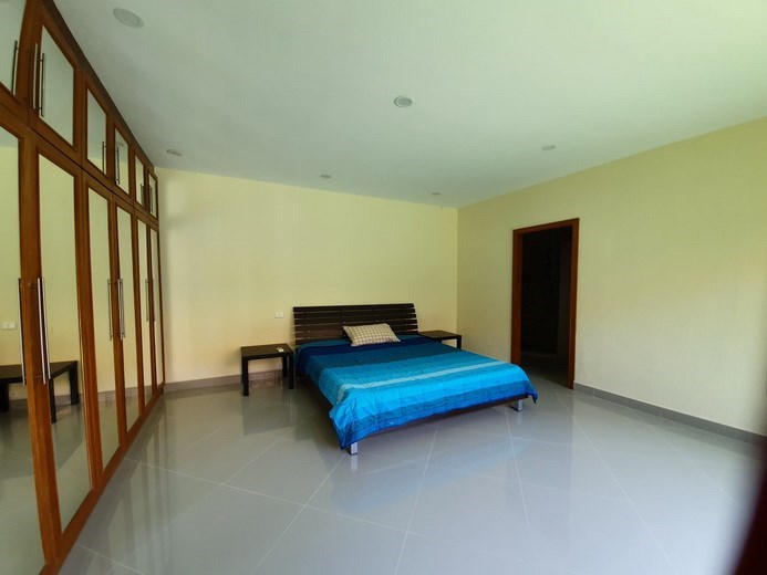 House for sale Pratumnak Pattaya showing the second bedroom suite House for sale Pratumnak Pattaya showing the second bedroom suite