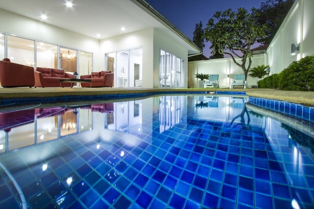 House for sale Pratumnak Pattaya showing the pool at night time House for sale Pratumnak Pattaya showing the pool at night time