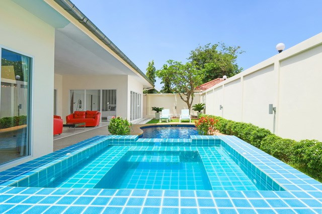 House for sale Pratumnak Pattaya showing the private pool House for sale Pratumnak Pattaya showing the private pool
