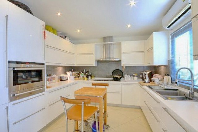 House for sale Siam Royal View Pattaya showing the kitchen House for sale Siam Royal View Pattaya showing the kitchen
