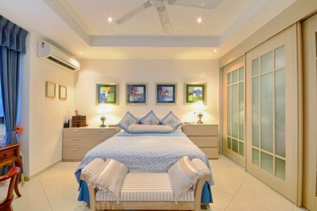 House for sale Siam Royal View Pattaya showing the second bedroom suite House for sale Siam Royal View Pattaya showing the second bedroom suite