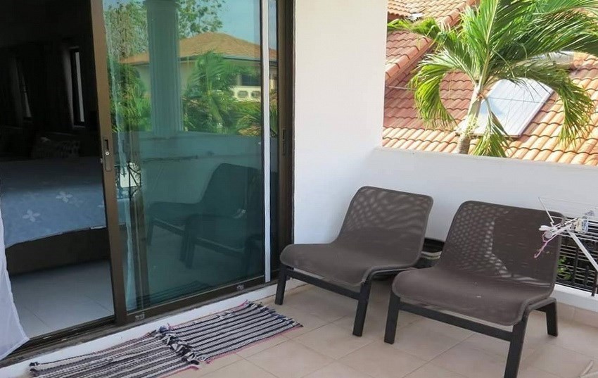 House for sale East Pattaya showing the balcony House for sale East Pattaya showing the balcony