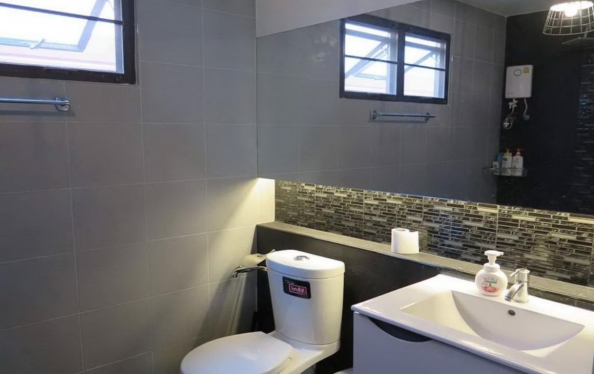 House for sale East Pattaya showing another bathroom House for sale East Pattaya showing another bathroom