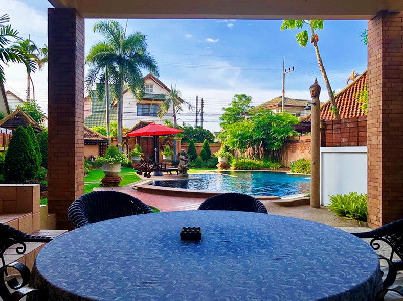 House for sale East Pattaya showing the covered terrace and pool House for sale East Pattaya showing the covered terrace and pool