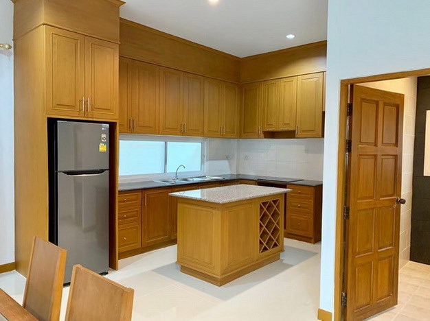 House for sale East Pattaya showing the kitchen House for sale East Pattaya showing the kitchen