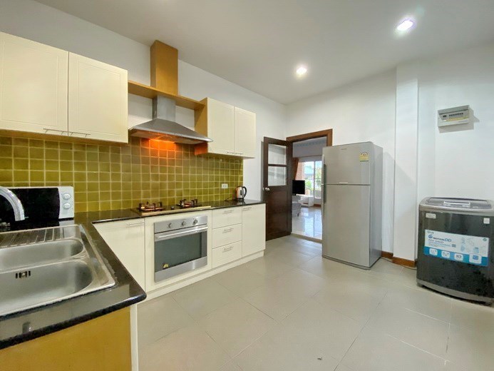 House for sale East Pattaya showing the kitchen House for sale East Pattaya showing the kitchen