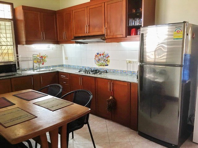 House For Sale East Pattaya showing the dining kitchen House For Sale East Pattaya showing the dining kitchen