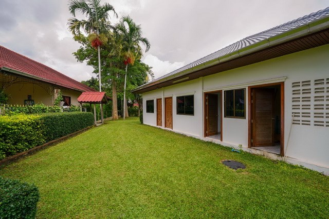 House for rent East Pattaya showing the 2 maid rooms House for rent East Pattaya showing the 2 maid rooms