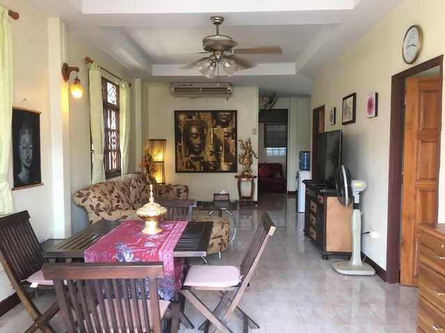 House For Sale East Pattaya showing the open plan concept House For Sale East Pattaya showing the open plan concept