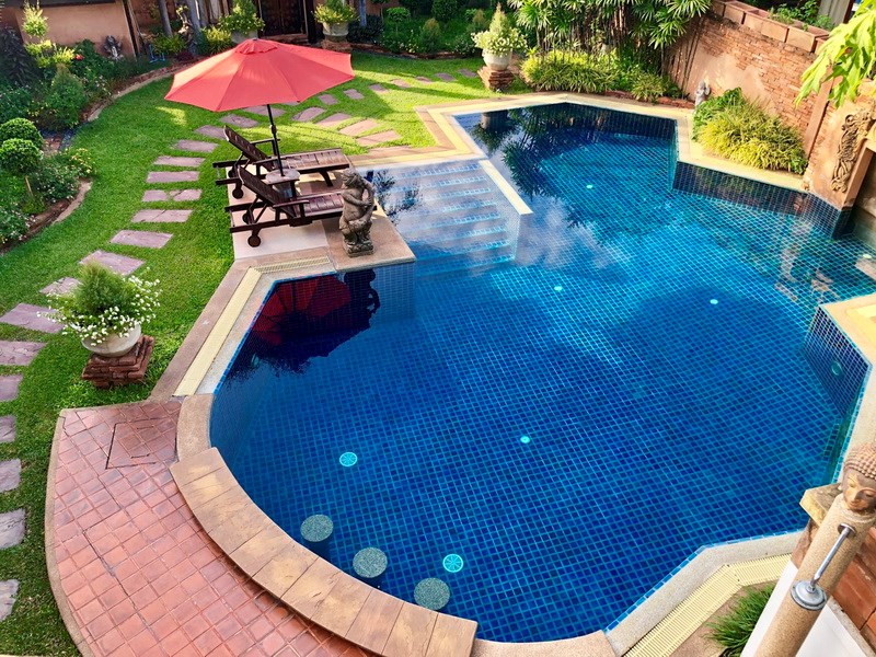 House for sale East Pattaya showing the private pool House for sale East Pattaya showing the private pool