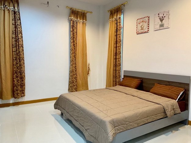 House for sale East Pattaya showing the second bedroom House for sale East Pattaya showing the second bedroom