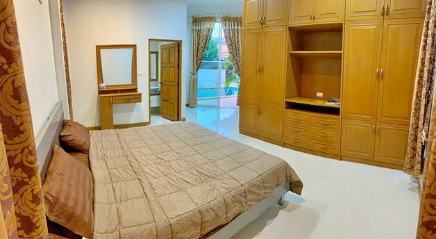 House for sale East Pattaya showing the second bedroom suite House for sale East Pattaya showing the second bedroom suite