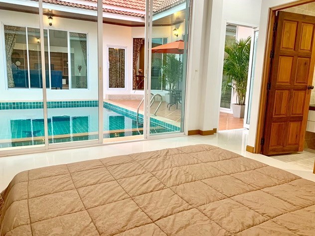 House for sale East Pattaya showing the third bedroom pool view House for sale East Pattaya showing the third bedroom pool view