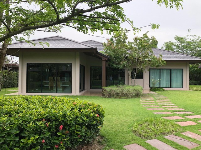 House for sale Huay Yai Pattaya showing the house House for sale Huay Yai Pattaya showing the house