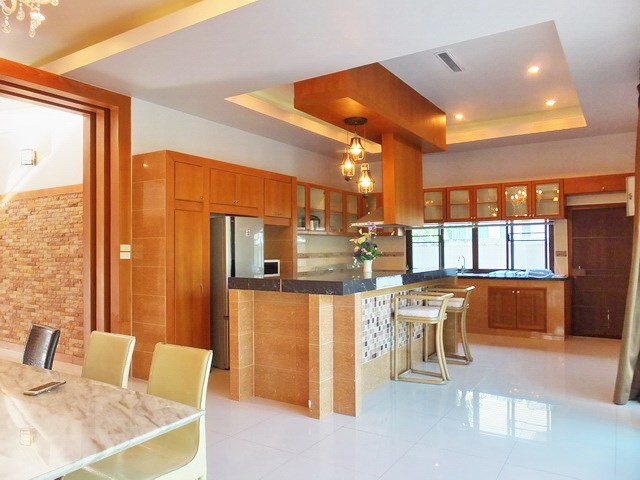 House for sale Huay Yai Pattaya showing the kitchen