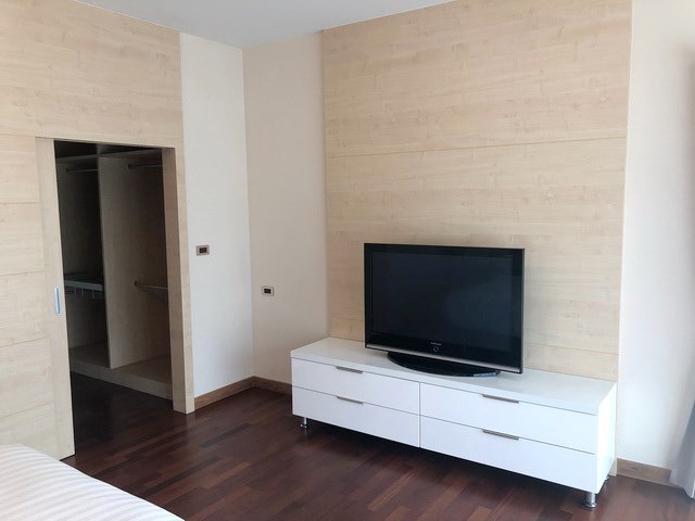 House for sale Huay Yai Pattaya showing the master bedroom suite House for sale Huay Yai Pattaya showing the master bedroom suite