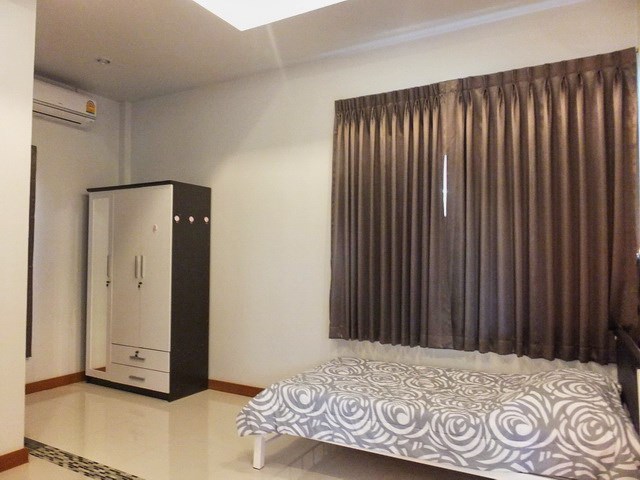 House for sale Huay Yai Pattaya showing the second bedroom suite