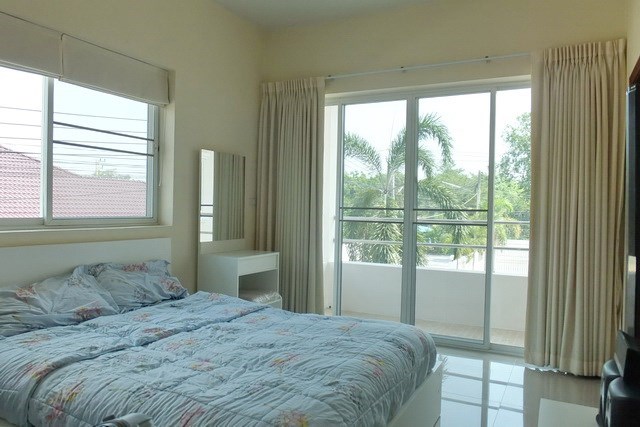 House for Sale Mabprachan Pattaya showing the second bedroom with balcony 