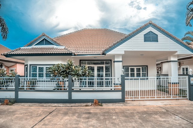 House for sale Pattaya showing the house frontage House for sale Pattaya showing the house frontage