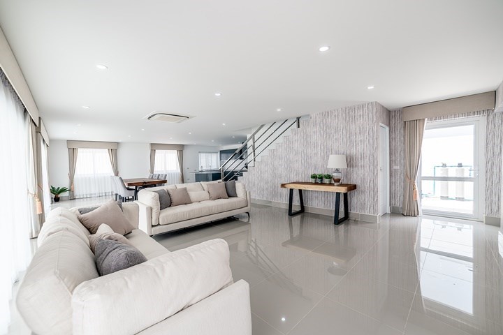 House for sale Pattaya showing the living area House for sale Pattaya showing the living area