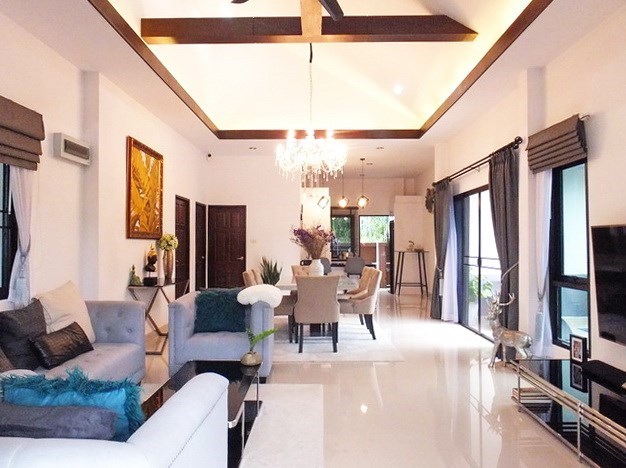 House for Sale Pattaya showing the open plan concept 